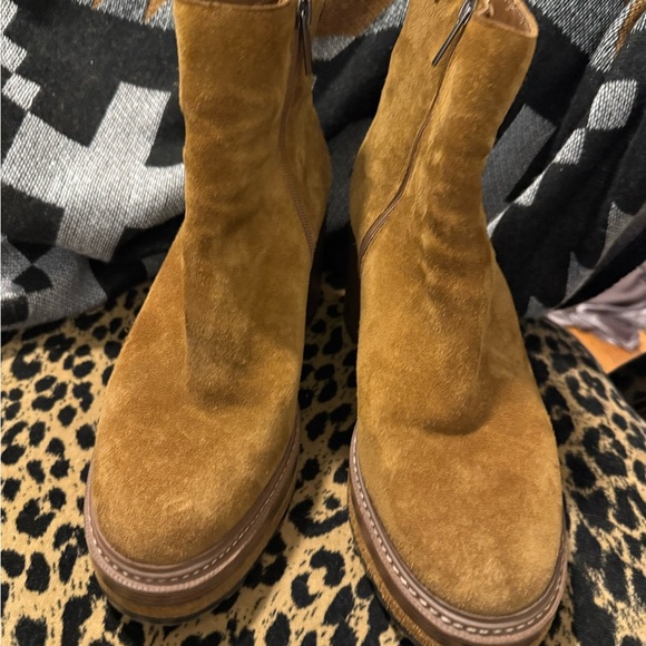 Steve Madden Brown Tan Heeled Boots with Chunky Heel - Picture 3 of 9